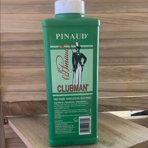Pinaud Clubman Grooming Powder